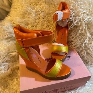 Penny loves Kenny “Captive” 👠 Heels